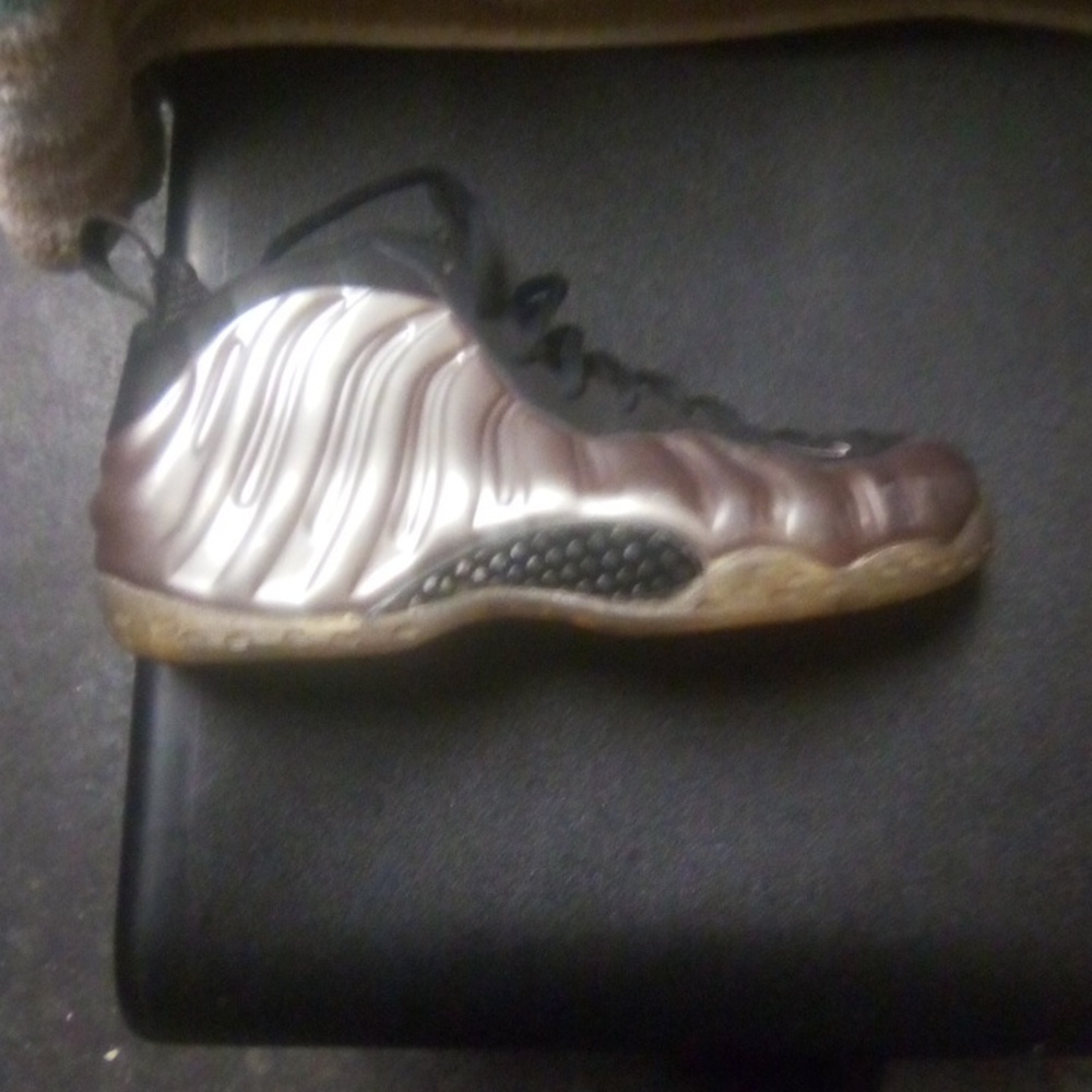 Nike Foam Lite